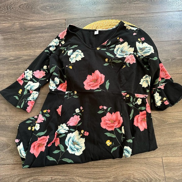 Old Navy Dresses & Skirts - Old Navy Floral Black Ruffle Dress size 2x